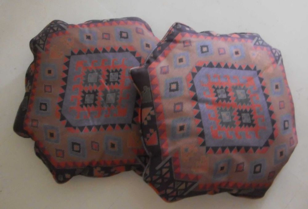 NOVA e CONFORTÁVEL Almofada decorativa c/ enchimento 57 x 61 x 15 cm