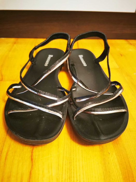 Sandały damskie, płaskie Bassano, rozmiar 39, wkładka 23,5 cm