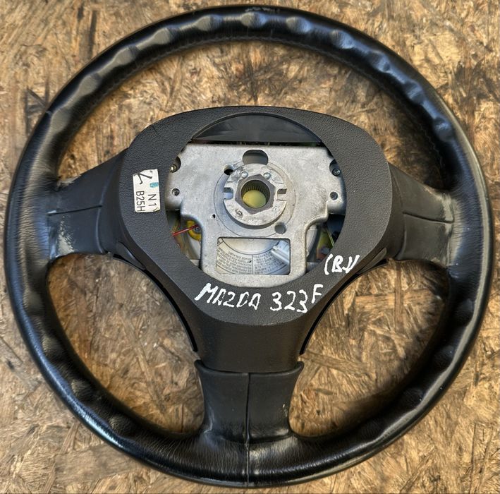 Кермо в зборі з подушкою безпеки Mazda 323F BJ
