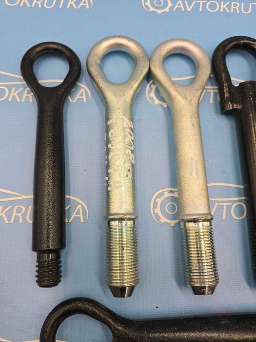 Крюк Гак Буксирувальний Toyota Camry Avensis Rav4 Prius Corolla Yaris