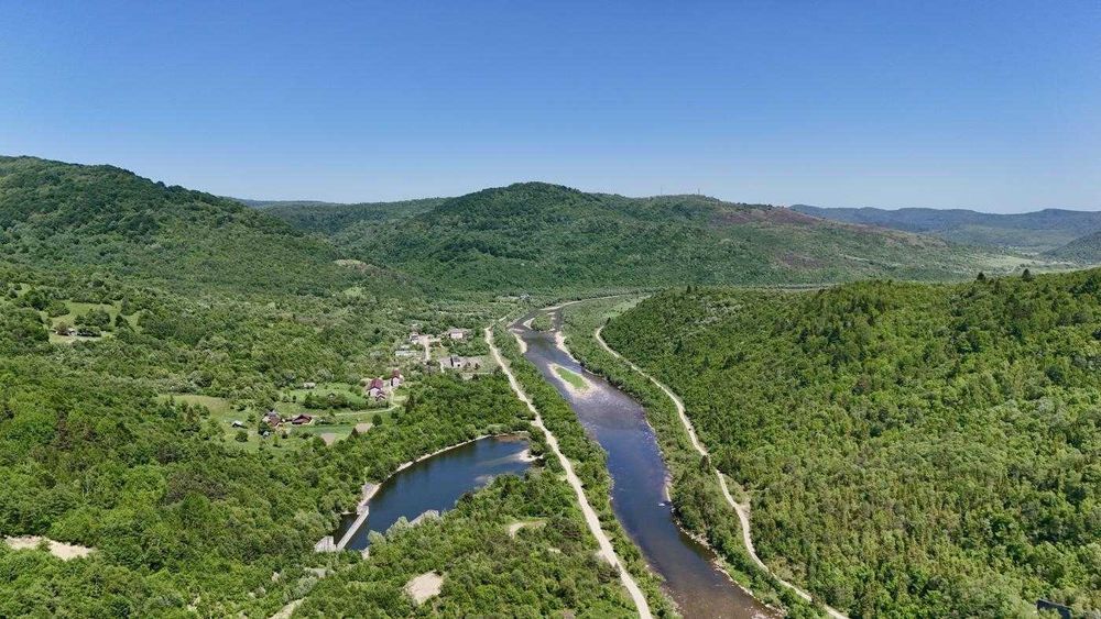 Будівля, комерція, недобудова, Довге (Сопіт), Львівська область