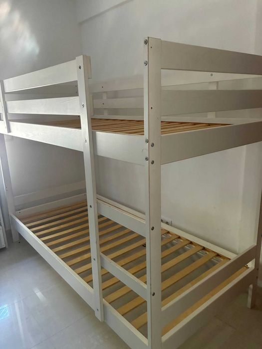 Beliche IKEA MYDAL branco 90x200 cm – bom estado