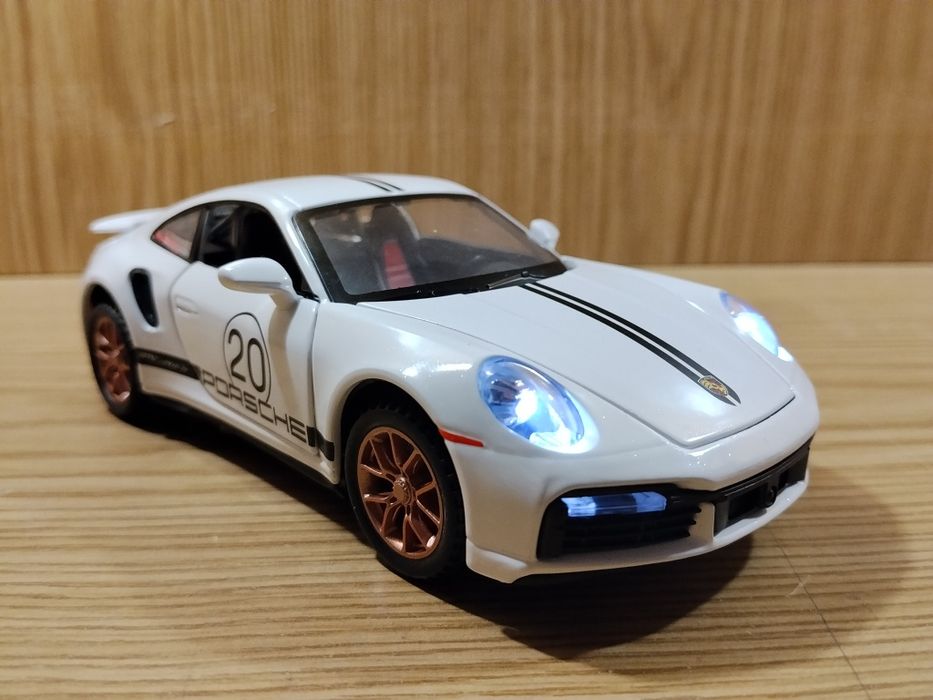 Модель машинка Porsche 911 turbo S 1:32 автоэксперт металл, свет, звук