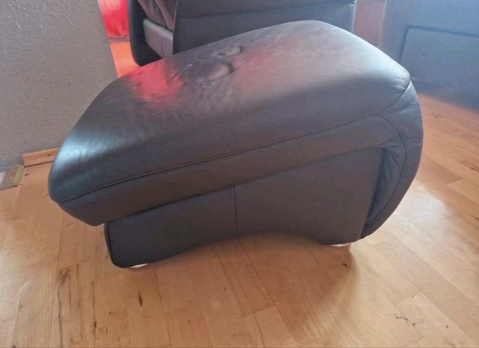 Шкіряний диван з підставкою для ніг, б/у
