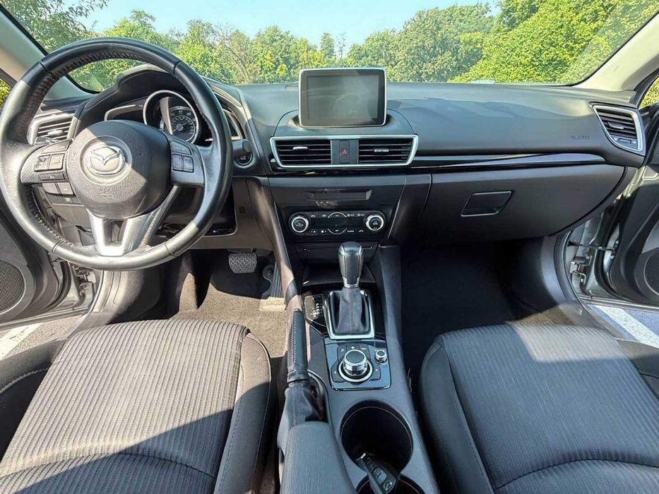 Mazda 3      2016