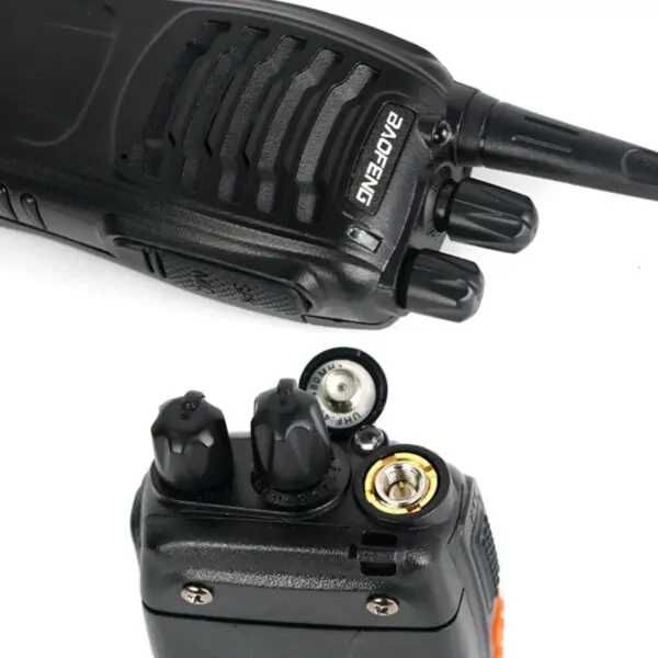 Рація 16-канальна з дальністю до 10 км і ліхтариком Baofeng BF-888S