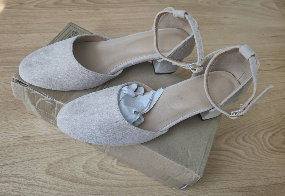 Nowe Sandałki / Czółenka 39