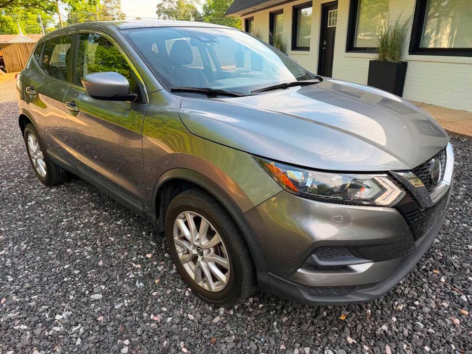 Nissan Rogue Sport S      2021