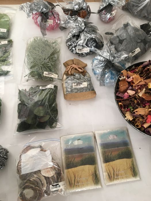 Lote Artigos decorativos conchas pedras petalas areia etc (decoração)