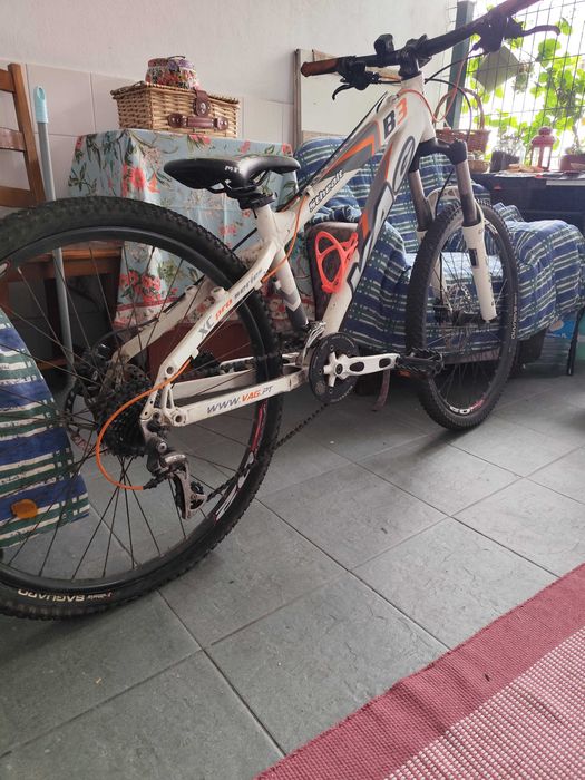 Oportunidade Bicicleta Vag equipada shimano