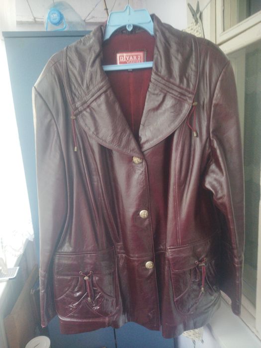 Жіноча шкіряна куртка - піджак великого розміру