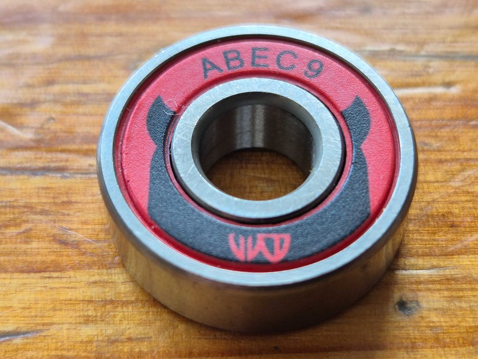 Łożyska Wicked ABEC 9 – 16 szt. + 8 tulejek – fabrycznie nowe