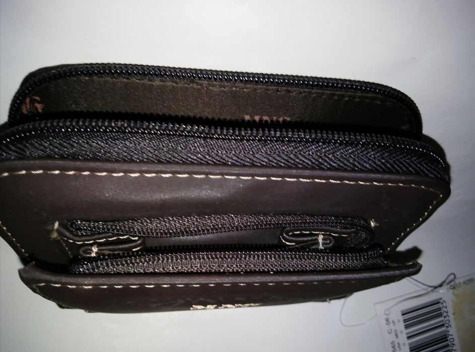 DIA DA MÃE - Carteira castanha com fecho Mango, NOVA.