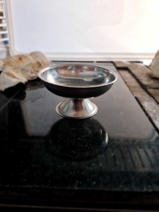 Tacas de sobremesa em inox