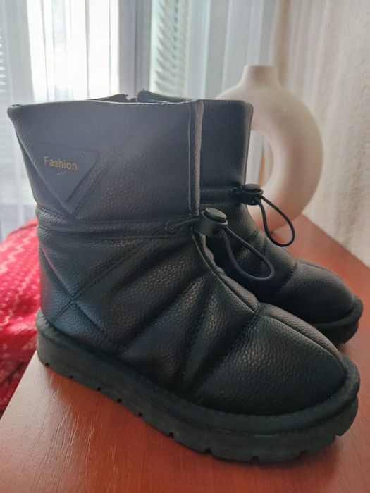 Продам зимові черевики на дівчинку