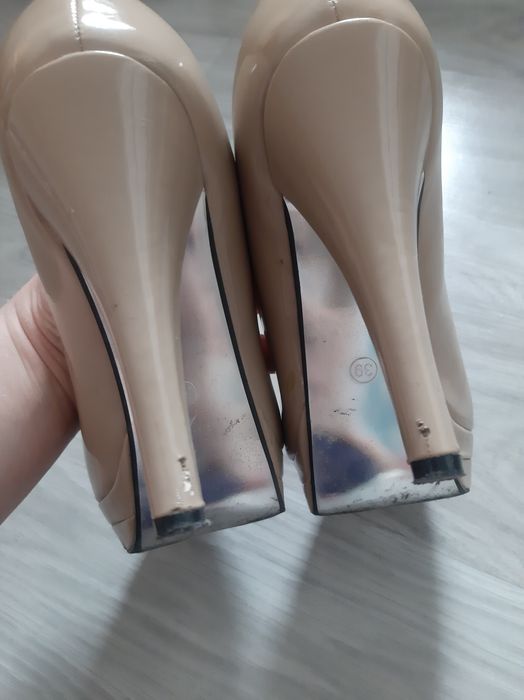 Czółenka na obcasie szpilki  roz.39