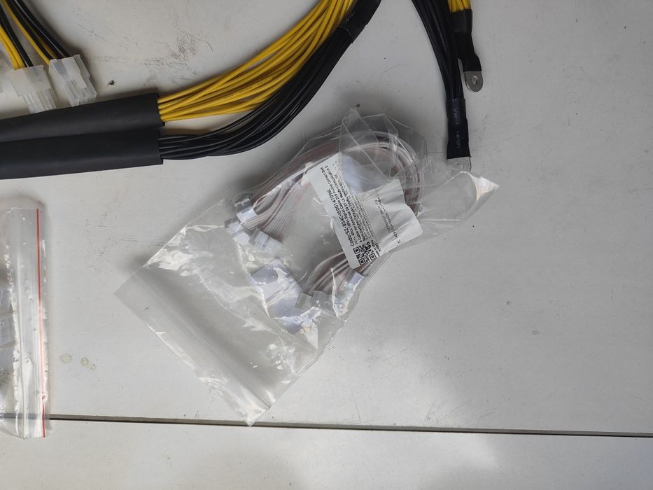 Fontes Antminer e peças para Manutenção Antminer