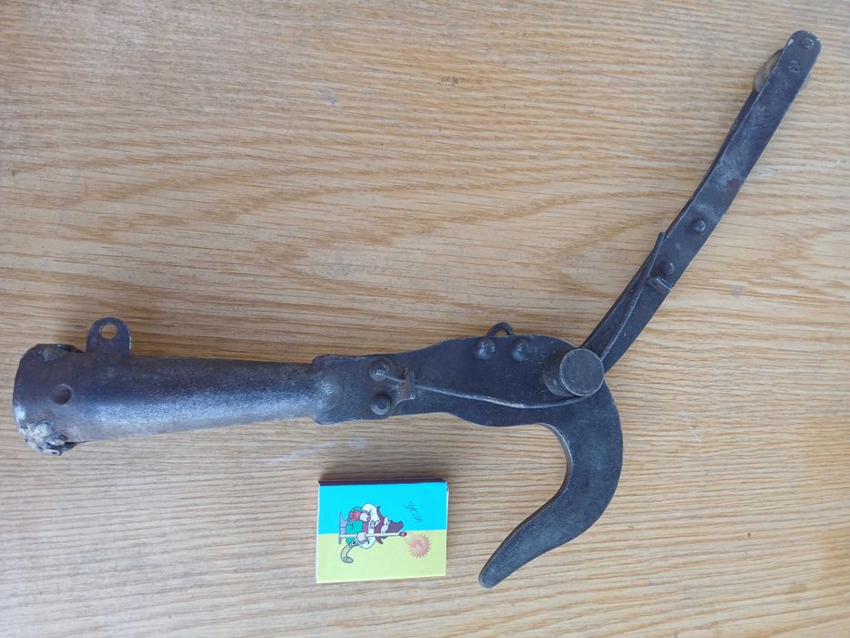 Секатор  садовый  высотный