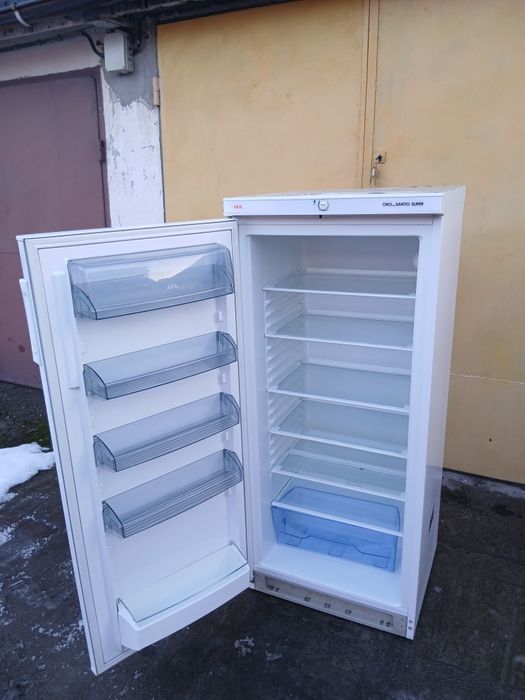 Lodówka chłodziarka flirmy AEG OKO-SANTO SUPER energooszczędna.