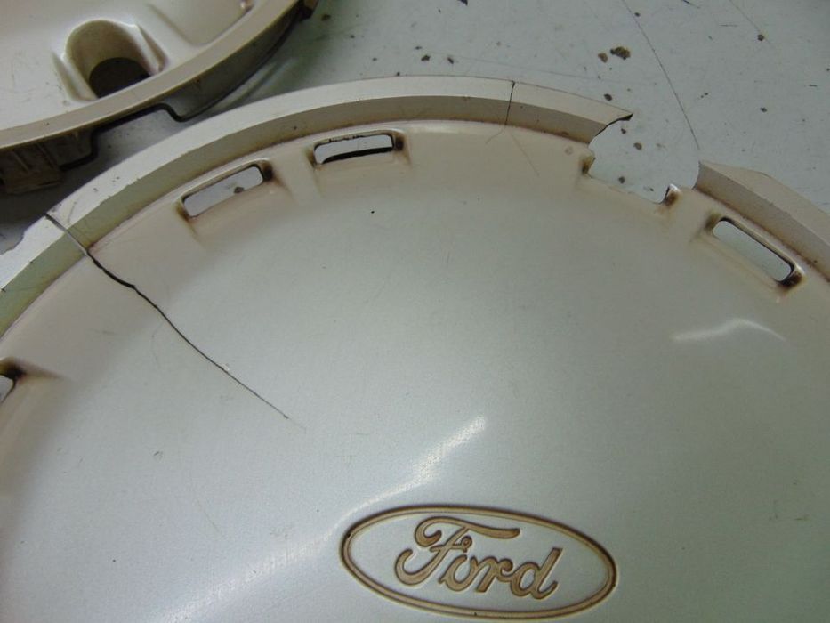 Ford escort  tampões de roda 13