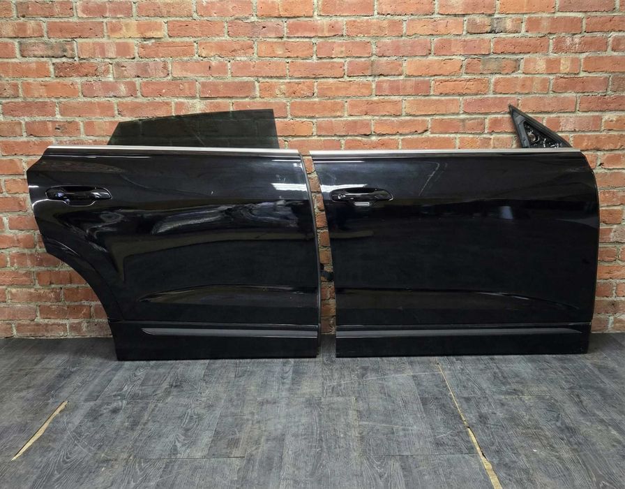 Двері Audi Q8 4M8 передні або задні праві ліві разборка