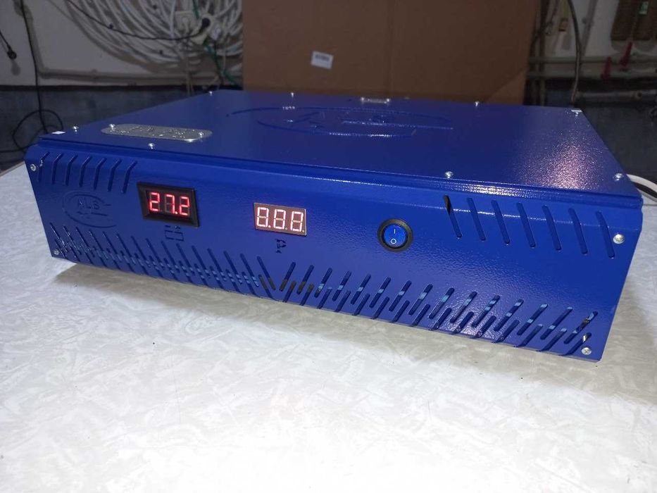 ИБП ФОРТ FX25 (24/220V) для Дома, Дачи (Инвертор) на 1700Вт