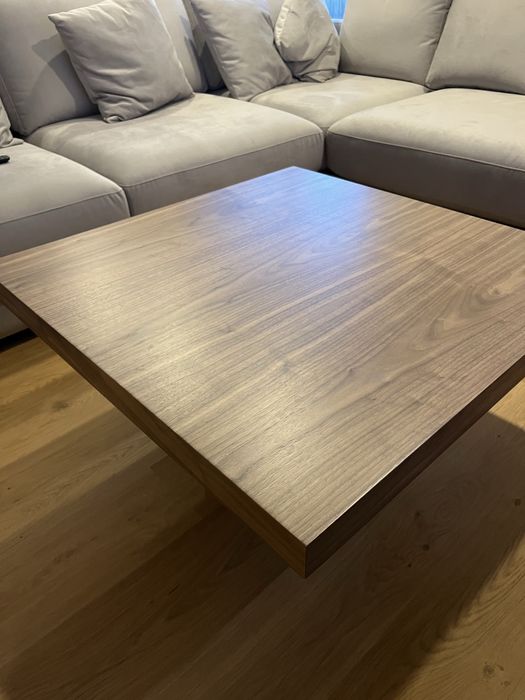 Mesa de apoio em nogueira