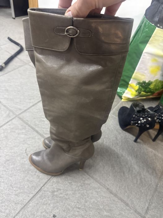 Botas altas 36 cinza claro de pele