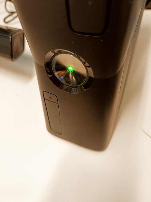 Vendo Xbox 360 Slim 250GB