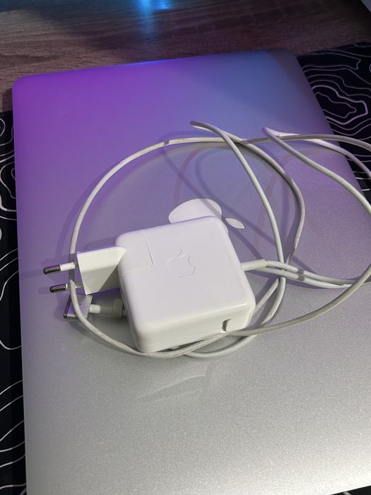 MacBook air в отличном состоянии