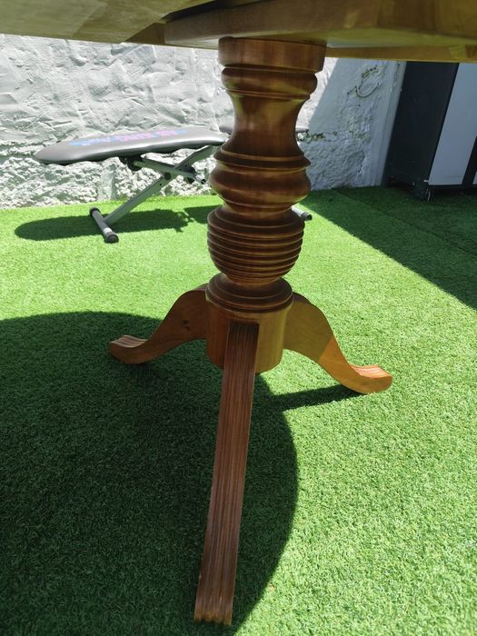 OFERTA - MESA de madeira maciça que estende