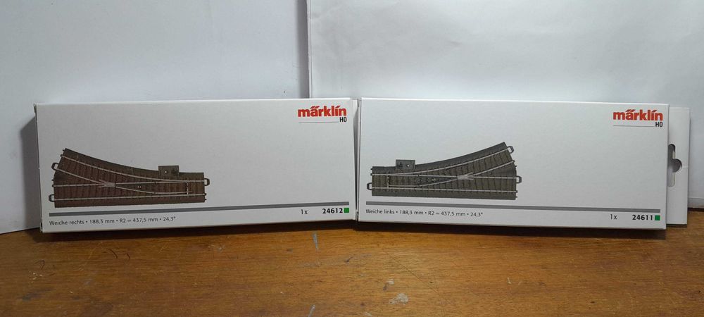 Par de desvios Marklin h0 via "C" com as Ref. 24611 e 24612 como novos