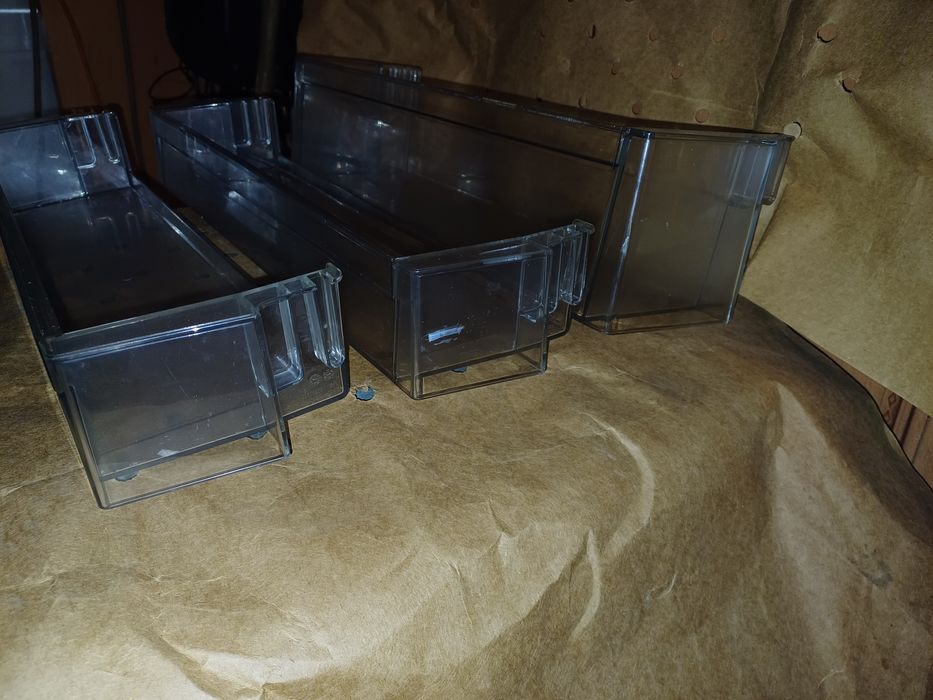 Boczna półka balkonik do lodówki Sharp
