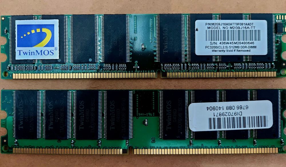 Memória TwinMos 2x512MB PC3200 DDR-400MHz