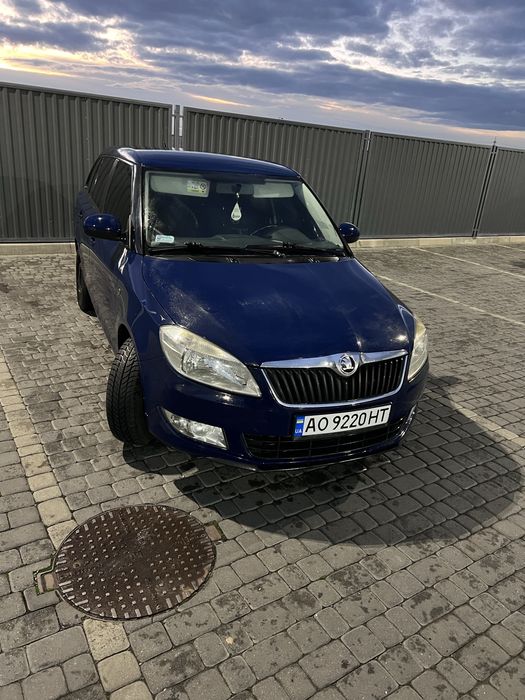 Машина шкода фабія 1,6 tdi