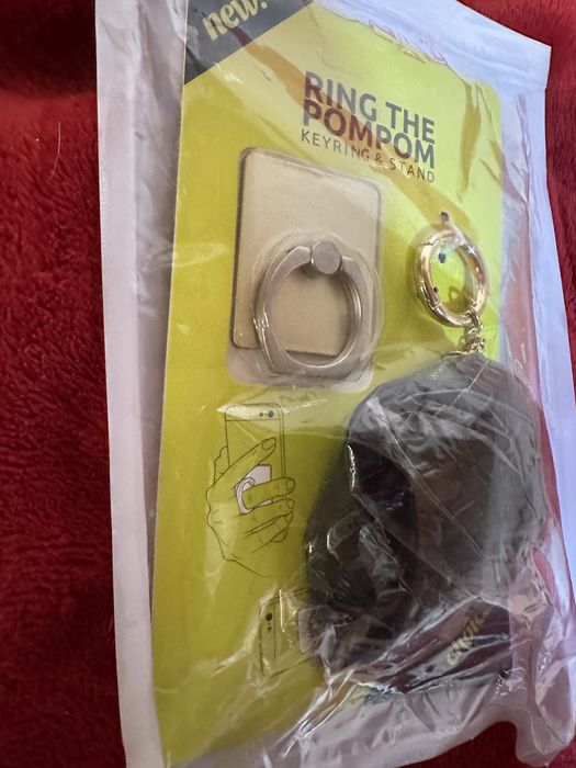 Breloczek pompon do telefonu + uchwyt ring stand – nowy