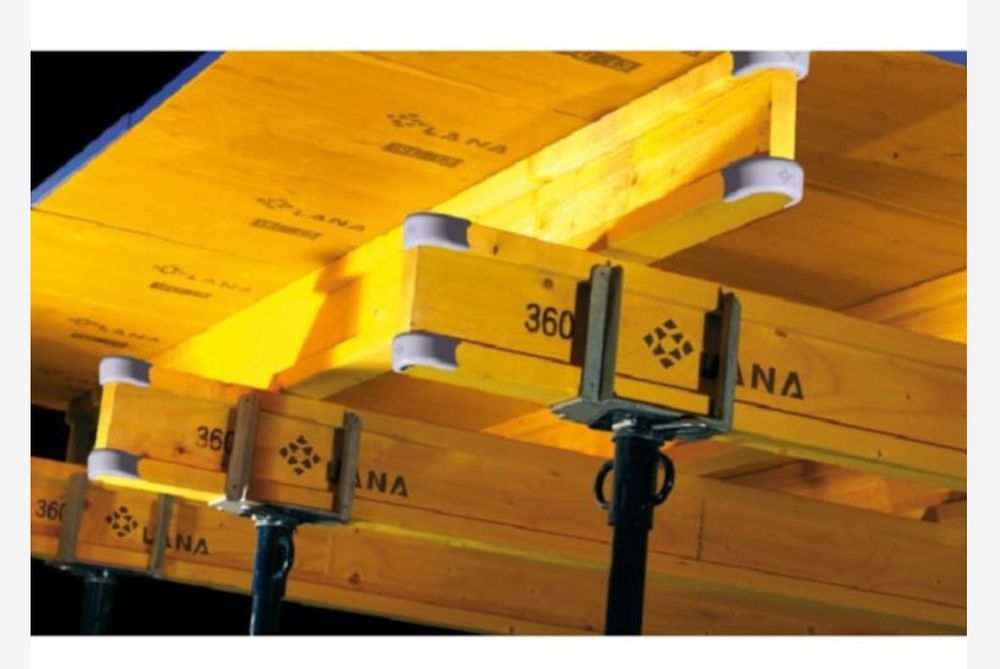 Confragem. Muros, piscinas, pequenas moradias.