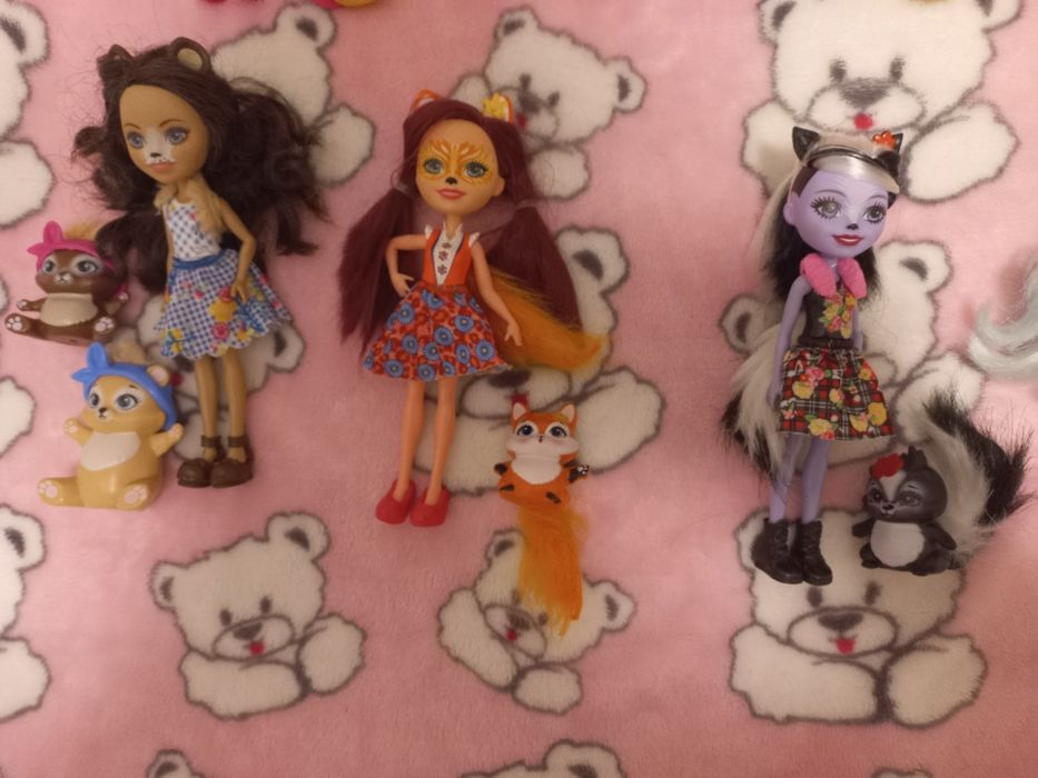 Enchantimals 9 laleczki i samochód