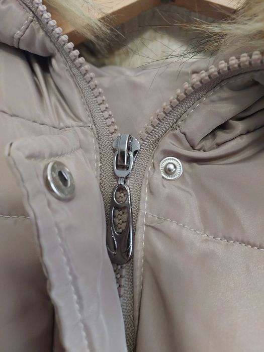 Ciepła zimowa kurtka z kapturem M/L – bardzo dobry stan