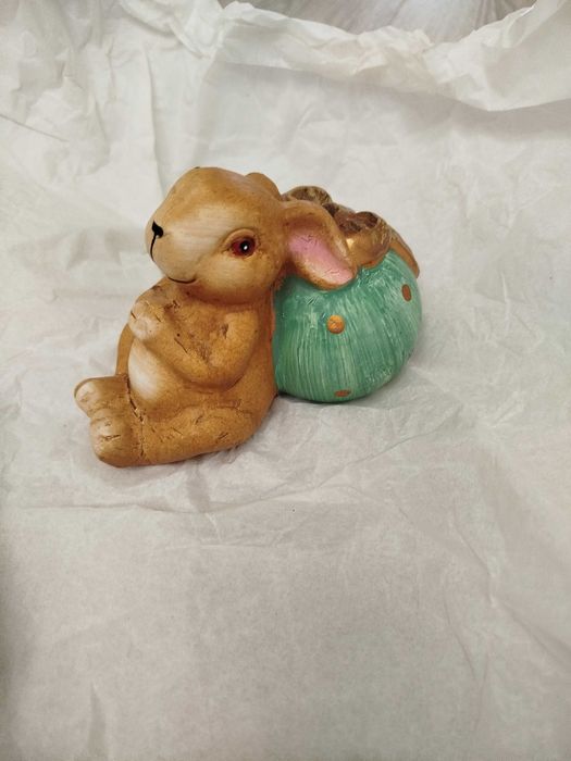 Coelho da Páscoa de porcelana