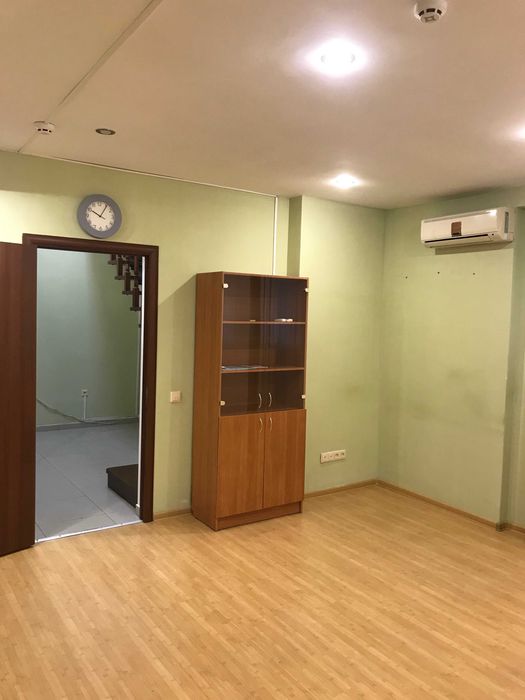 Продам нежитлове приміщення,вул.Кубанської України,буд 33а