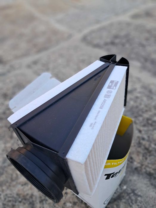 Vendo  filtro de ar para  Mercedes  200