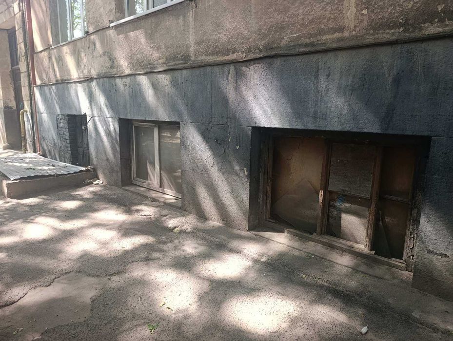 Продаж приміщення в цокольноиу поверсі вул.Шараневича