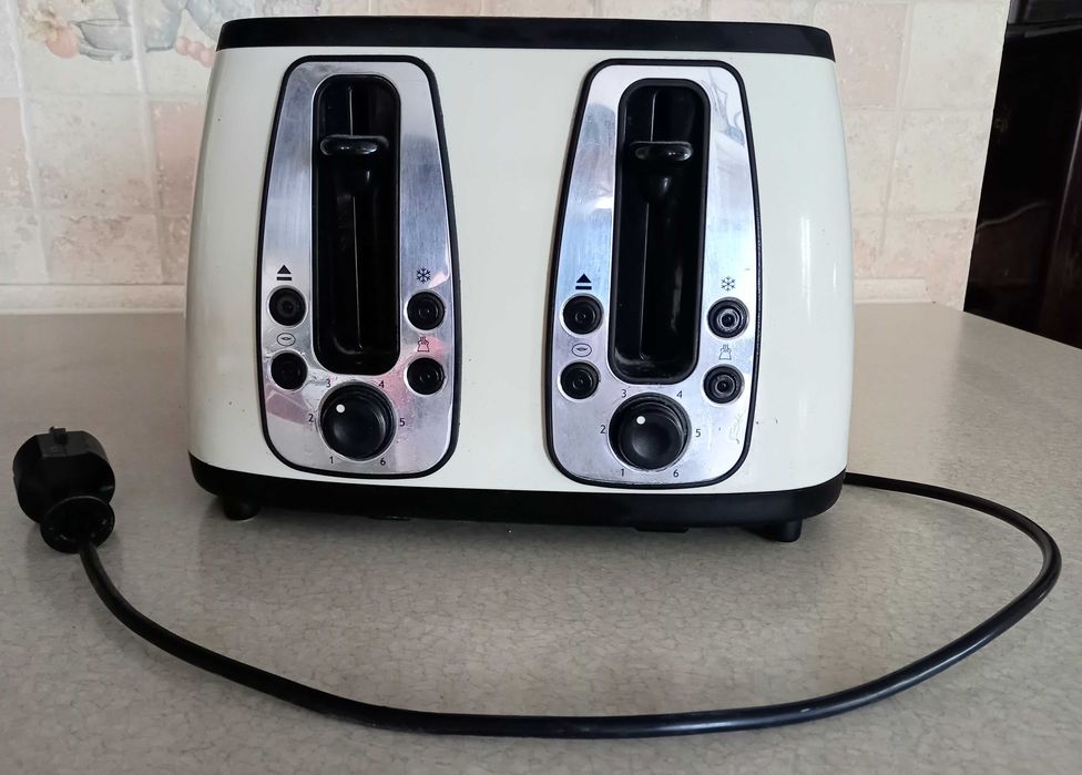 Toster Russell Hobbs