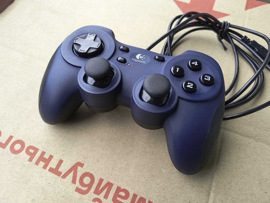 Геймпад Logitech Dual Action