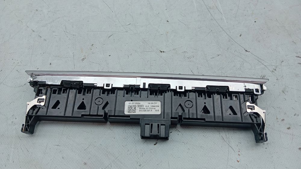 Botão / interruptor 4 piscas AUDI Q2 (GA)