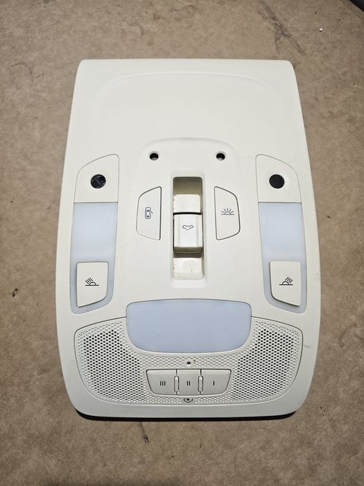 Lampka podsufitki oświetlenie kabiny wnętrza Audi A6 A7 C7 4G Eu