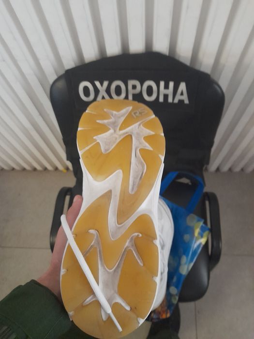 Продам красовки б/у хорошем состоянии.