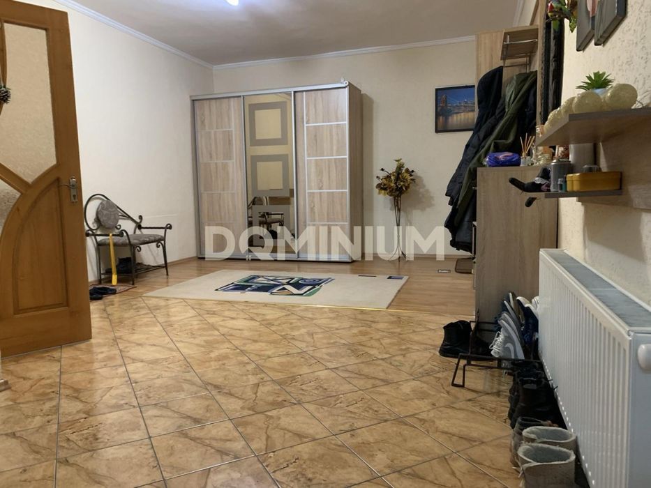 Комфортний будинок для життя і бізнесу у Виноградові