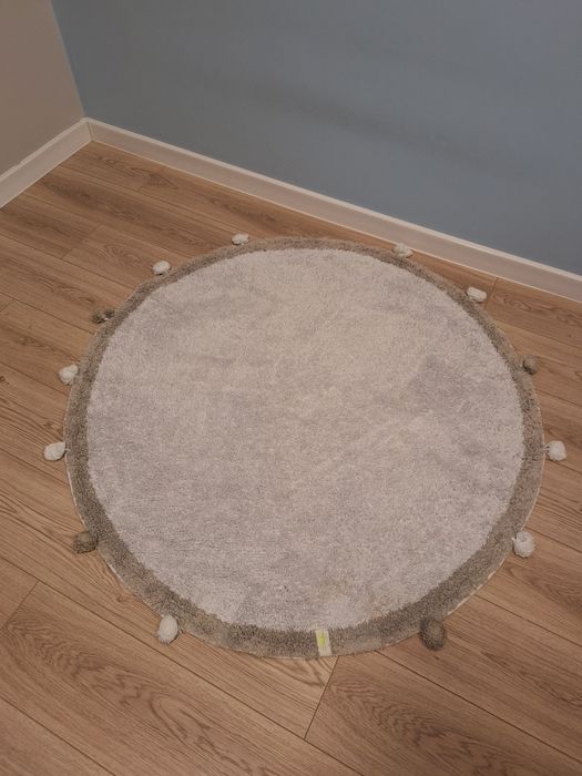 Okrągły dywan z pomponami 120 Lorena canals bubbly